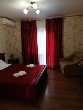 Гостевой дом Mini-hotel Yanson 2 Гагра Люкс с видом на горы-4