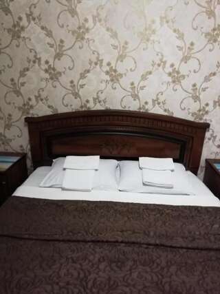 Гостевой дом Mini-hotel Yanson 2 Гагра Двухместный номер с 1 кроватью, вид на сад-1