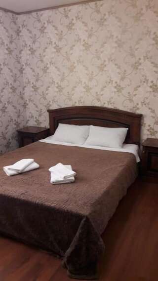 Гостевой дом Mini-hotel Yanson 2 Гагра Двухместный номер с 2 отдельными кроватями и собственной ванной комнатой-25