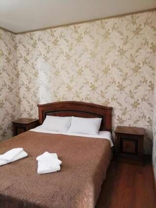 Гостевой дом Mini-hotel Yanson 2 Гагра Двухместный номер с 1 кроватью, вид на сад-3